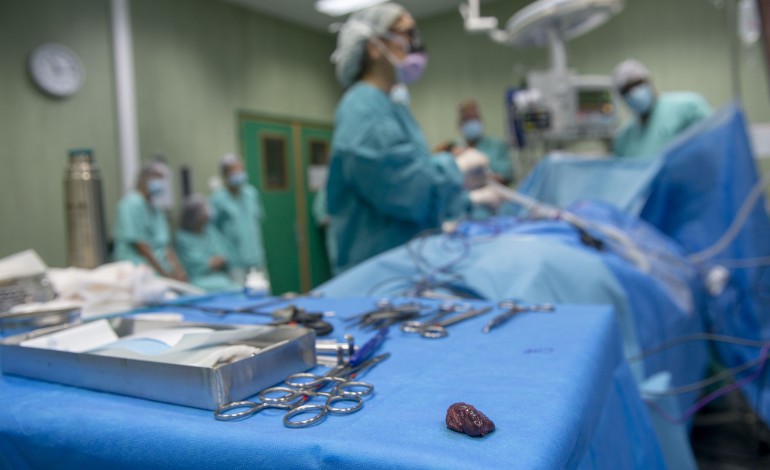 hospital-de-leiria-garante-reforco-de-quatro-salas-de-cirurgia-ortopedica-e-mantem-actividade-oncologica-a-funcionar