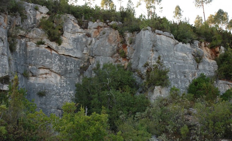 travada-exploracao-nas-pedreiras-historicas-da-batalha