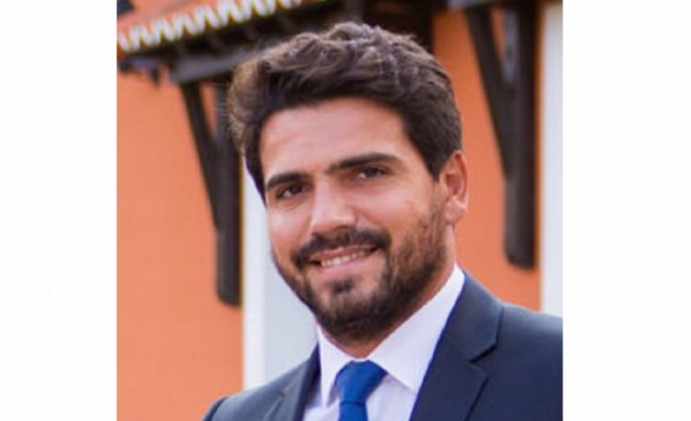 batalha-nuno-frazao-na-assembleia-geral-da-apepe-3849