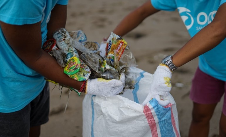 criancas-da-freguesia-do-carrico-promovem-accoes-de-limpeza-costeira