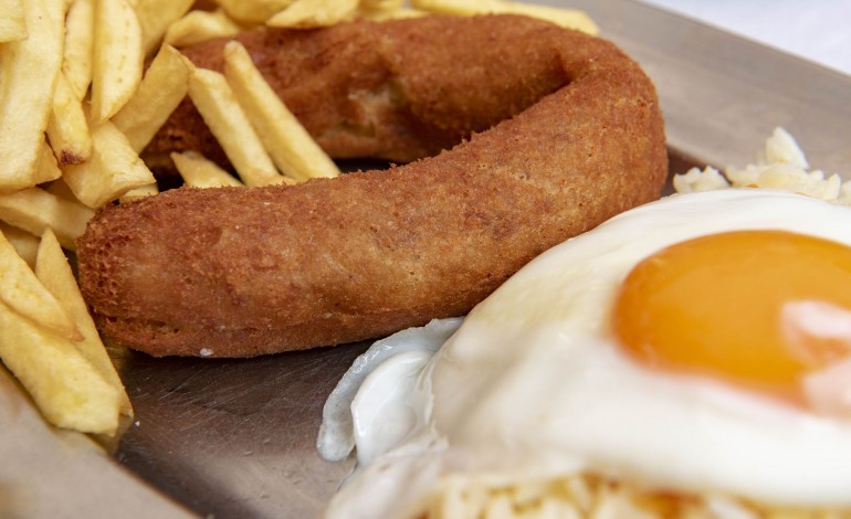 Comer bem, suficiente, sem cerimónia. Essa matriz nunca desapareceu  