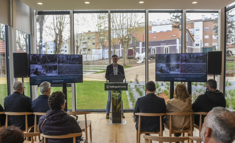 replantar-leiria-desafia-populacao-a-colaborar-e-a-apadrinhar-uma-arvore