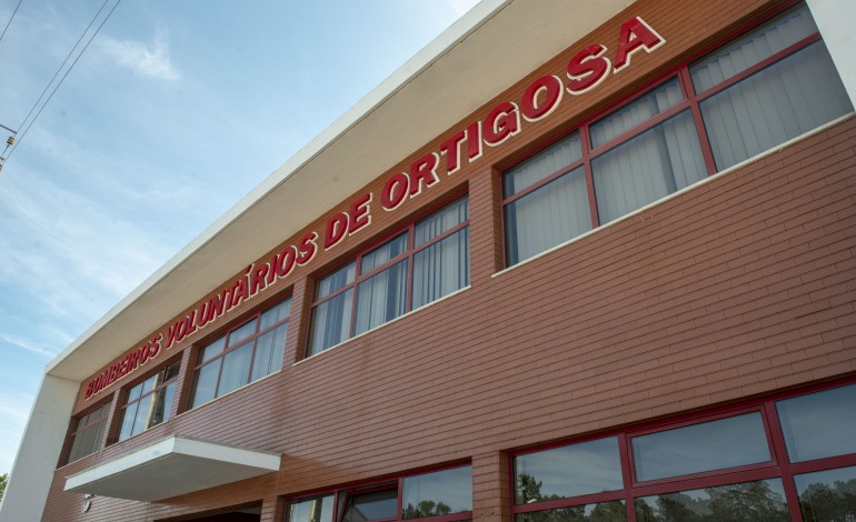 queda-de-grua-provoca-dois-feridos-graves-em-leiria