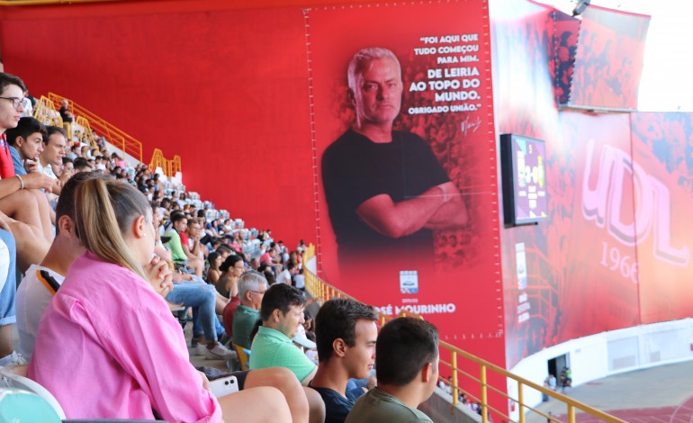 União de Leiria arrancou com festa, apoio de adeptos e um estádio 'renovado'