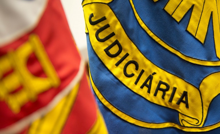 pj-detem-tres-suspeitos-de-crimes-de-roubo-e-sequestro-em-concelhos-do-distrito-de-leiria