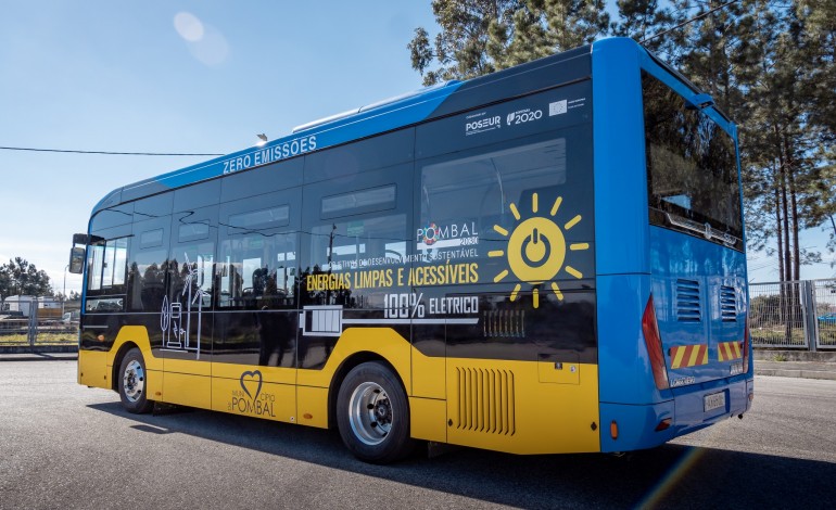 Autocarro tem autonomia para 300 quilómetros e lotação de 60 passageiros