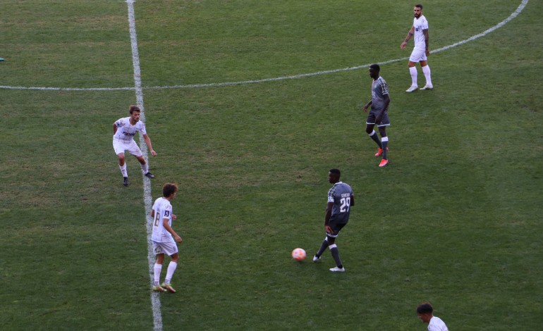 União de Leiria arrancou com festa, apoio de adeptos e um estádio 'renovado'