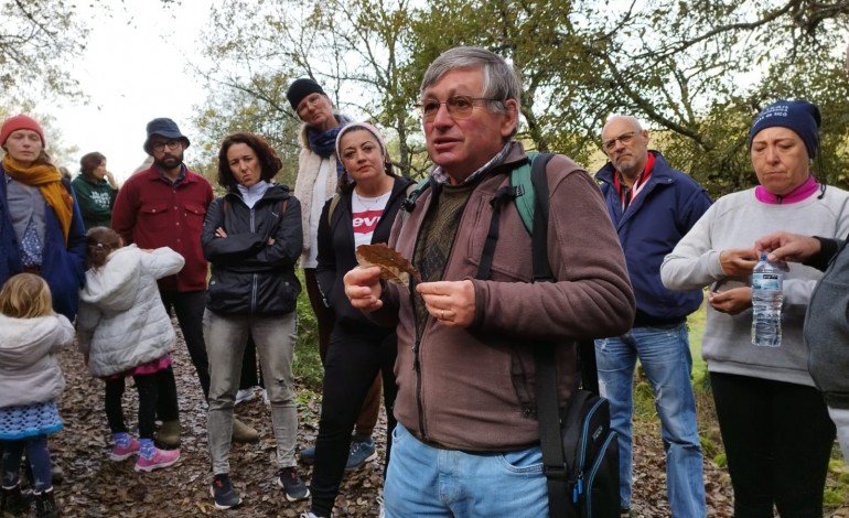 Caminhada convidou participantes a descobrir a floresta