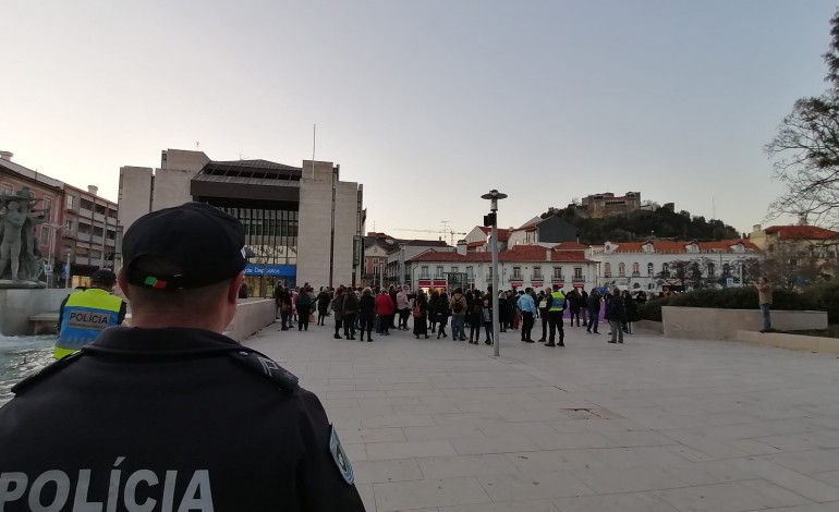 Professores concentraram-se ao final da tarde em Leiria