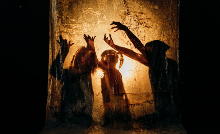 novos-ventos-2-mil-actores-e-100-espectaculos-de-teatro-comunitario-em-10-edicoes