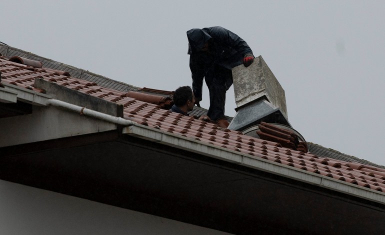 mau-tempo-homem-que-caiu-quando-ia-reparar-telhado-em-pombal-morreu-no-hospital