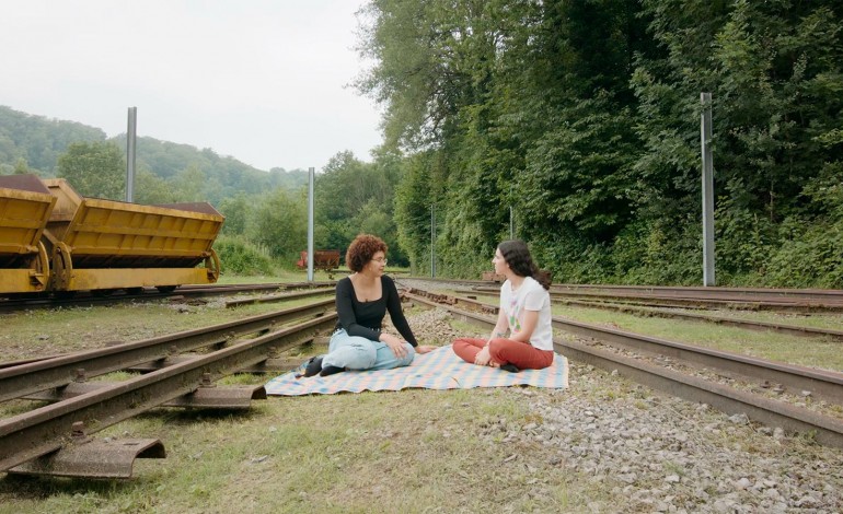 red-desert-dois-documentarios-sobre-imigracao-guerra-e-morte-para-avaliar-o-estado-do-mundo