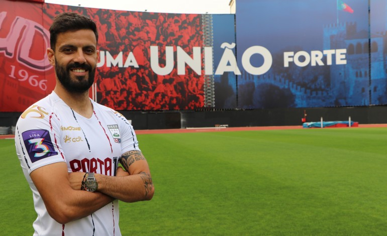 Clube renovou com Sérgio Ribeiro até 2024