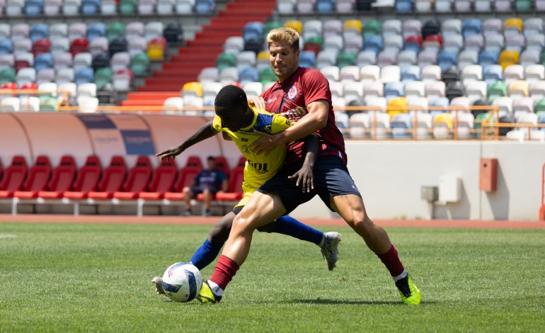 liga-2-esta-de-regresso-e-a-uniao-de-leiria-comeca-a-jogar-em-casa