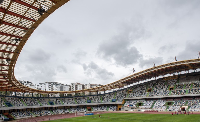 Jornal de Leiria - Estádios da região recebem jogos de