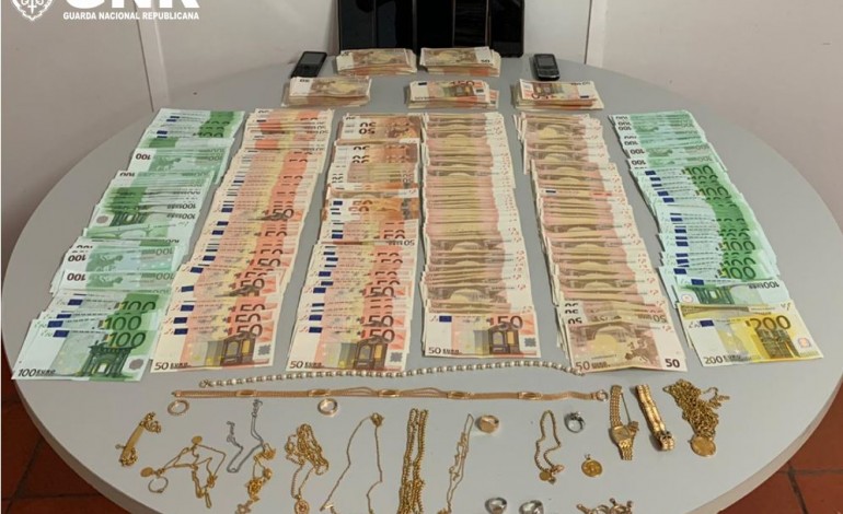 gnr-identifica-casal-por-furto-de-mais-de-70-mil-euros-em-pombal