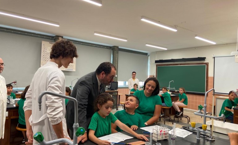 ministro-da-educacao-aponta-batalha-como-escola-exemplo-no-pais