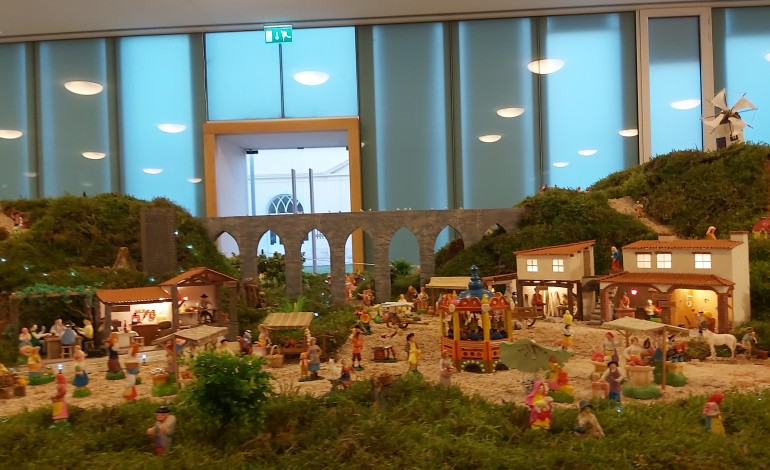 mil-de-figuras-de-barro-animadas-em-presepio-na-marinha-grande