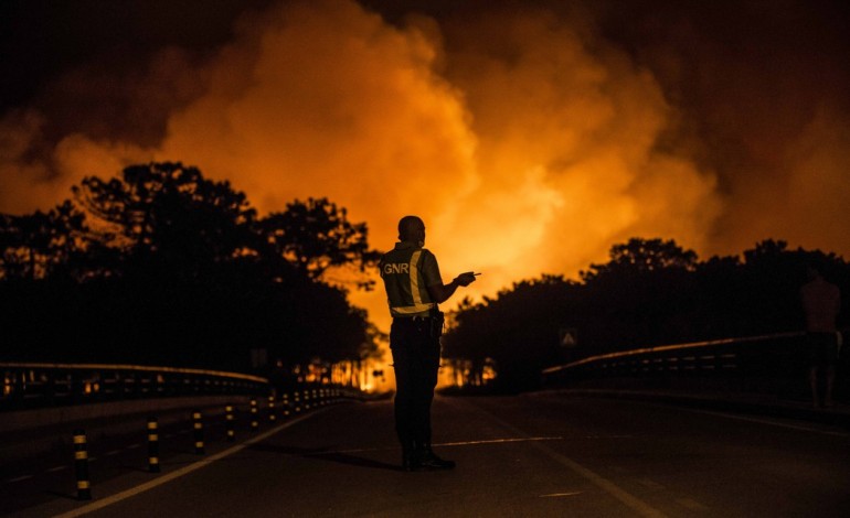 municipio-de-leiria-pede-que-se-evitem-deslocacoes-ate-junto-dos-fogos-7343