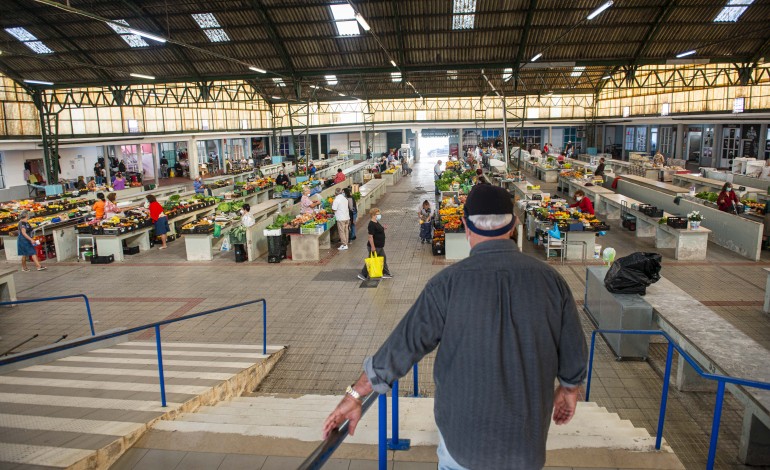 queixas-de-concorrencia-desleal-a-porta-do-mercado-municipal