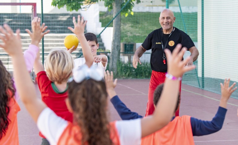 jose-bento-o-homem-que-semeia-a-paixao-pelo-andebol-nas-criancas-de-leiria
