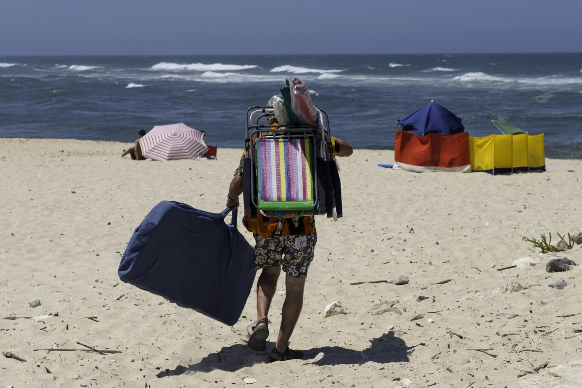 veraneante-chega-a-praia-da-vieira-marinha-grande-2020