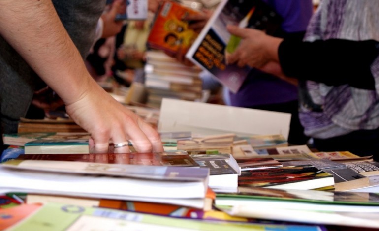 feira-do-livro-usado-na-paroquia-da-marinha-grande