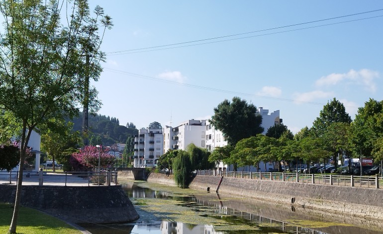 rio-arunca-junto-a-pombal-nao-tera-acude