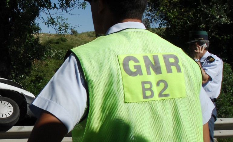 colisao-de-autocarro-de-passageiros-provoca-quatro-feridos-2252