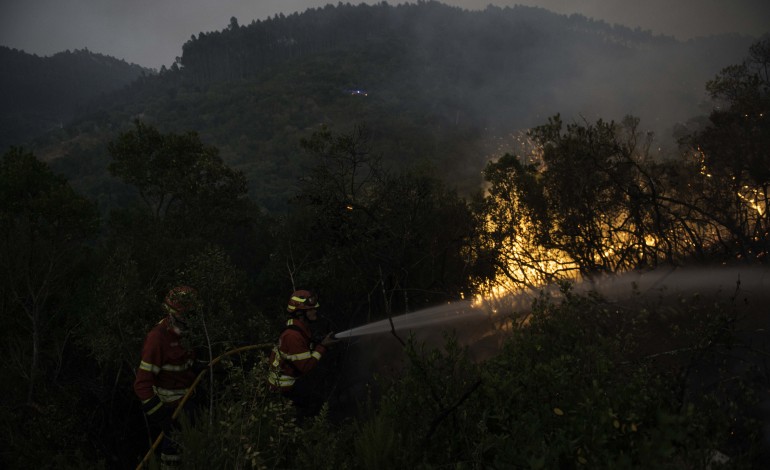 ultima-hora-bombeiro-de-leiria-faleceu-depois-de-se-sentir-mal-enquanto-combatia-fogo-no-arrabal