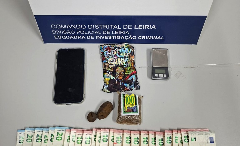 psp-detem-jovem-que-vendia-droga-e-escondeu-produto-na-via-publica-no-centro-historico-de-leiria