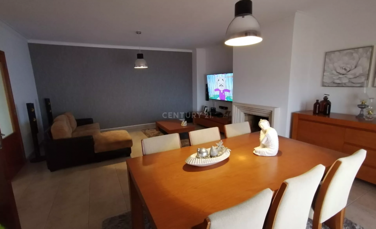 vende-se-apartamento-t4-374