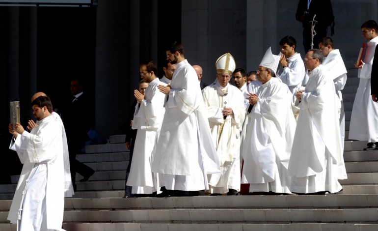 bispo-de-leiria-envia-caricia-cheia-de-ternura-aos-pequenitosem-nome-do-papa-6463