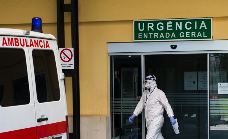 centro-hospitalar-de-leiria-nega-falhas-de-material-denunciadas-pela-ordem-dos-medicos