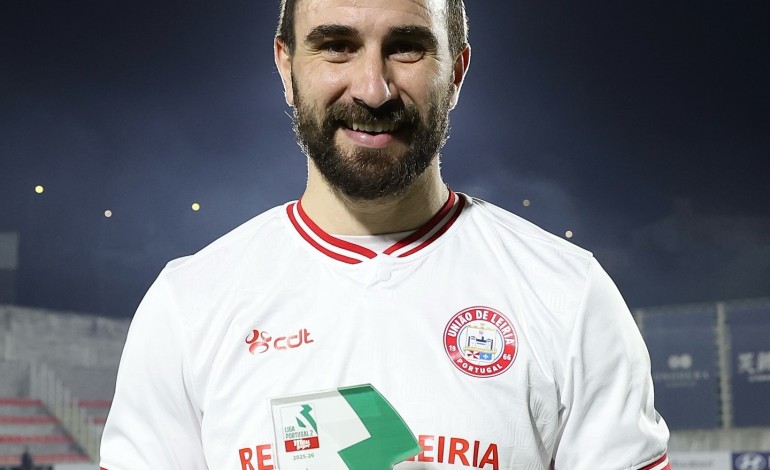 uniao-de-leiria-regressa-as-vitorias-com-goleada-em-oliveira-de-azemeis