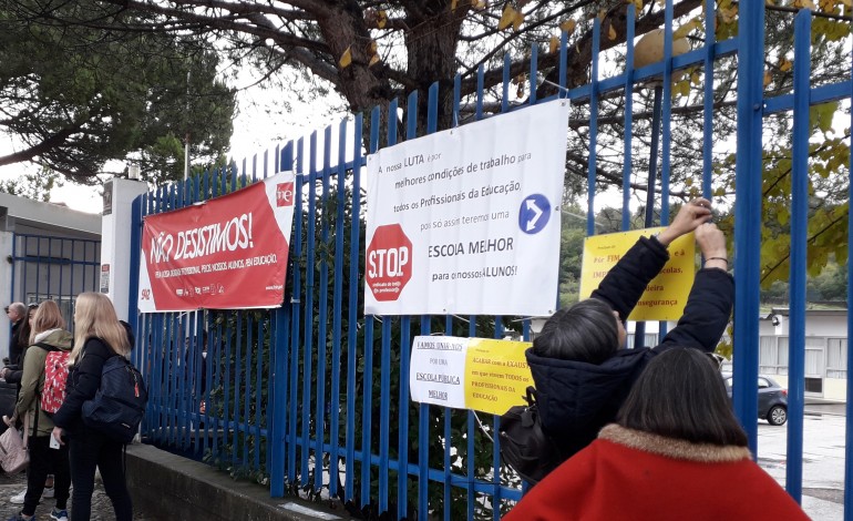 greve-fecha-escola-d-dinis-pelo-segundo-dia-consecutivo