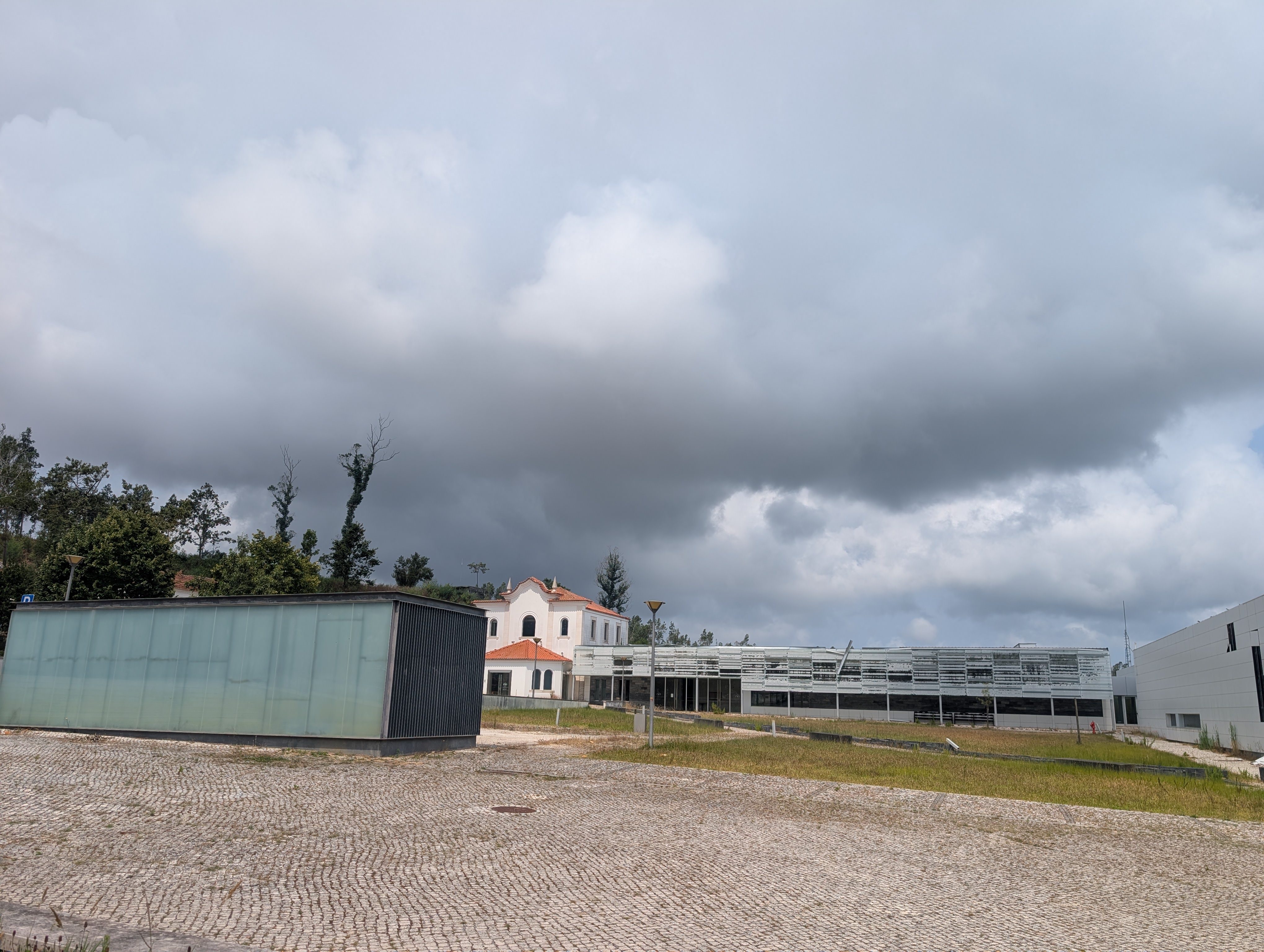 Estado actual daquelas que foram das mais importantes termas da região não deixa ninguém indiferente