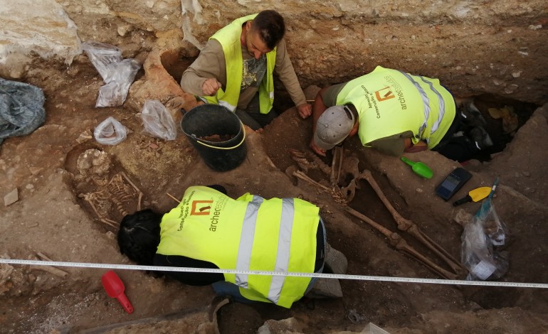 escavacoes-revelam-surpresas-arqueologicas-em-leiria