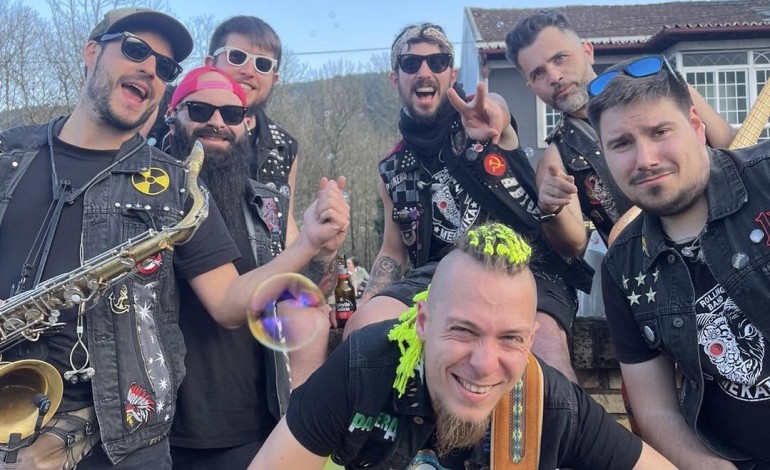 fanfarras-e-abafado-banda-de-espanha-junta-se-ao-festival-abafarra