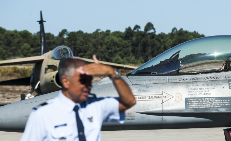 nazare-junta-se-a-leiria-e-defende-abertura-da-base-aerea-de-monte-real-a-aviacao-civil