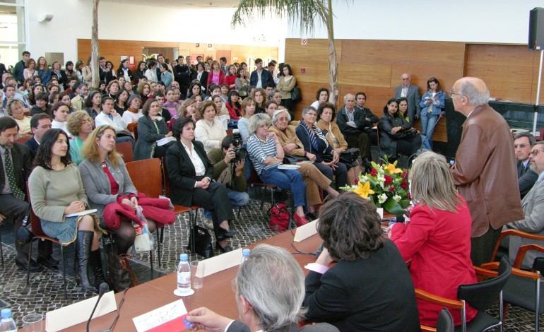 Apadrinhou a biblioteca da ESTG do Politécnico de Leiria, instituto que visitou três vezes após ser Nobel da Literatura e onde recebeu o título de professor coordenador honorário