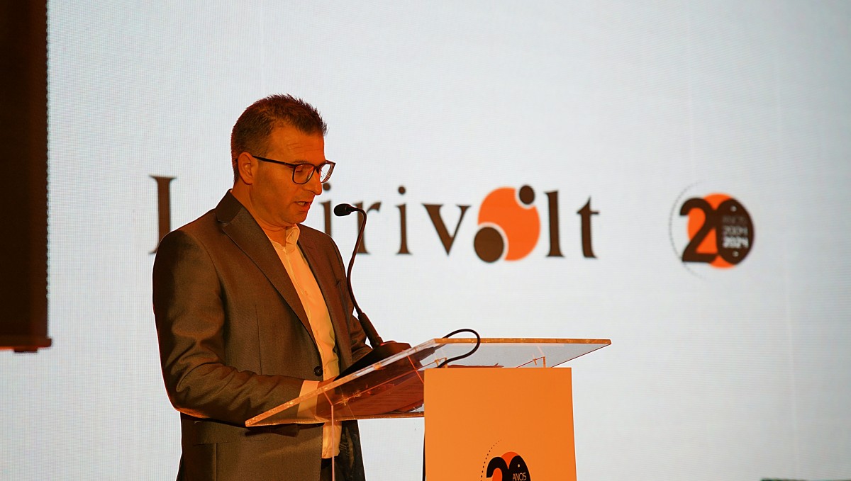 Daniel Rodrigues, administrador da Leirivolt, discursa no aniversário da empresa