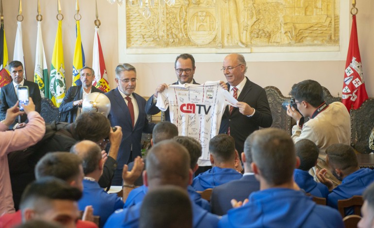 União de Leiria recebido e medalhado na câmara