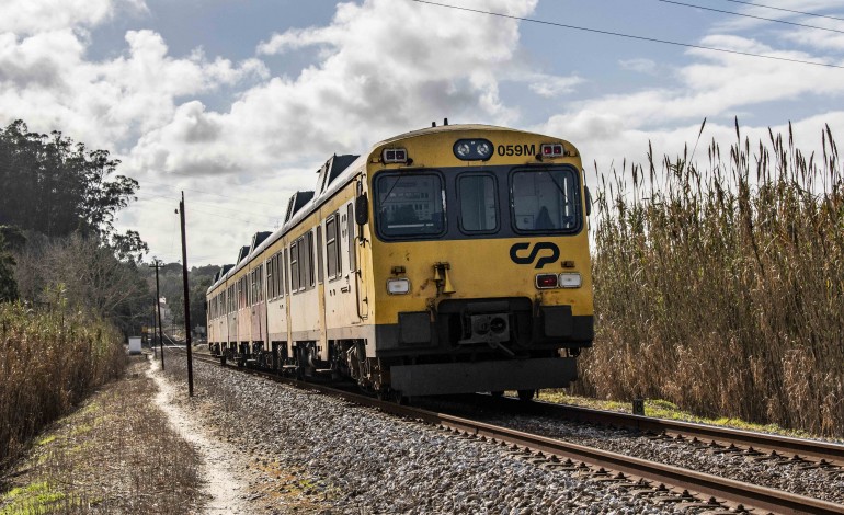 linha-do-oeste-teve-79-comboios-suprimidos-em-dezembro