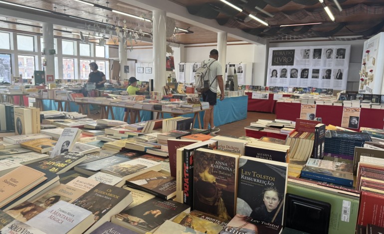 nazare-comemora-meio-seculo-a-disponibilizar-livros-a-beira-mar