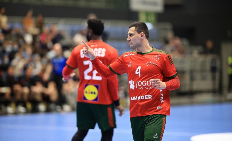 portugal-qualifica-se-para-o-mundial-de-andebol-de-2023-com-a-ajuda-de-pedro-portela