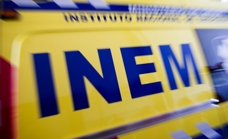 duas-vitimas-mortais-em-acidente-com-carro-que-caiu-em-praia-fluvial