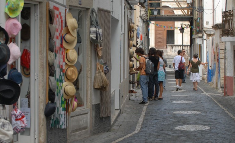 rua-direita-recebe-mercado-de-primavera-3574