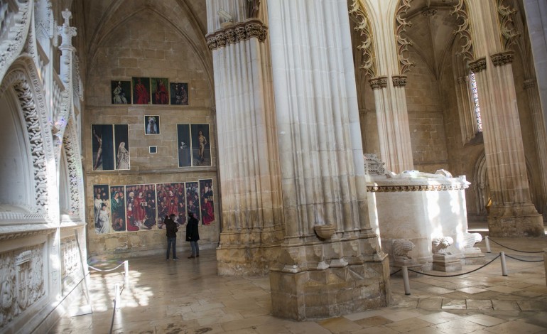 Almada Negreiros e o Mosteiro da Batalha – 15 Pinturas Primitivas num Retábulo Imaginado