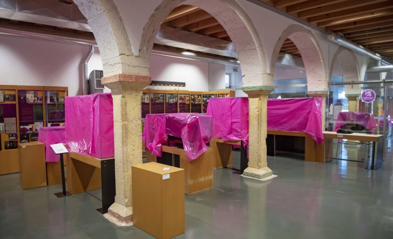 A equipa protegeu a colecção de possíveis inflitrações logo nas primeiras horas